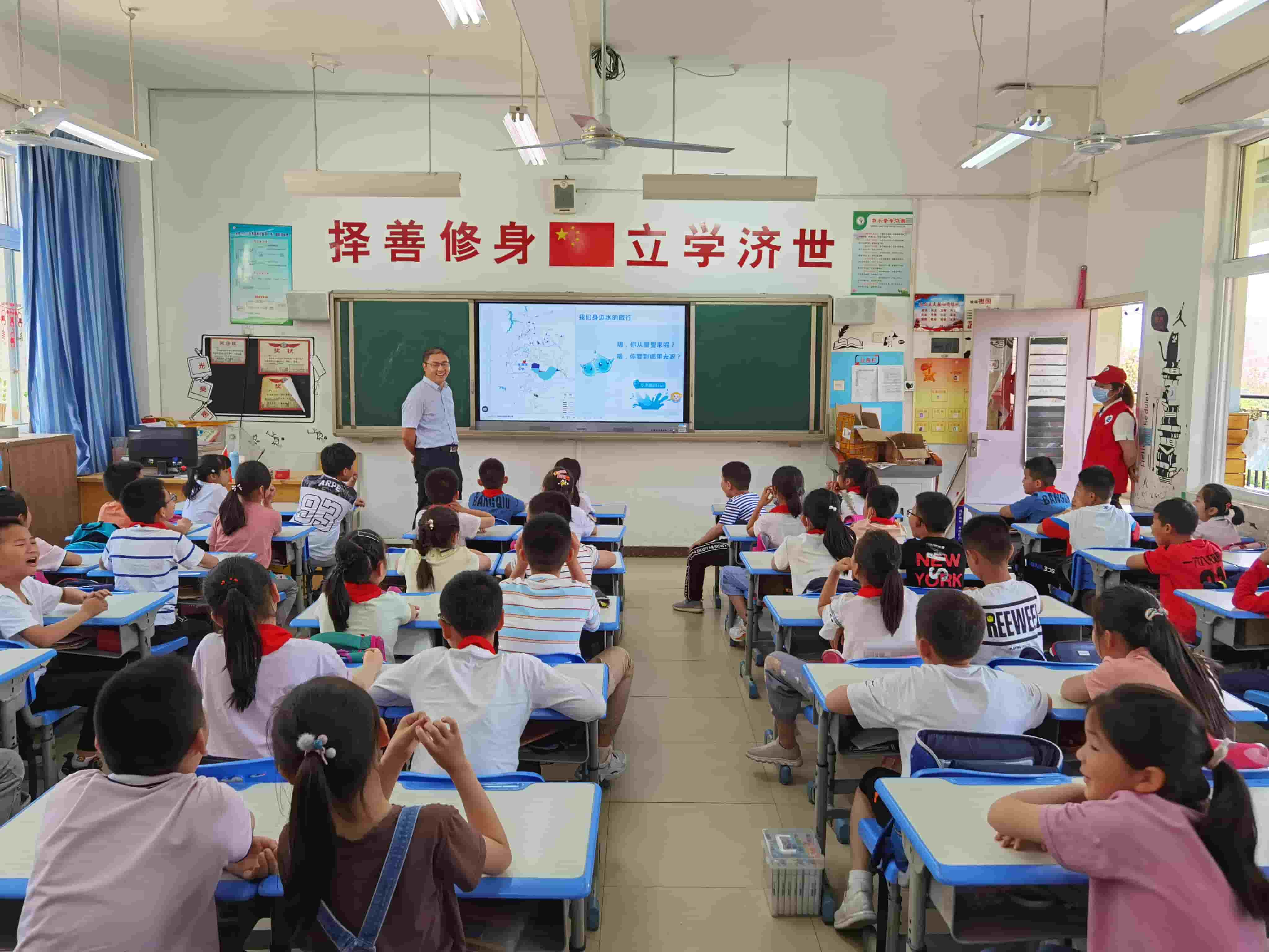 2021年6月4日，東華科技志愿團(tuán)隊(duì)槍王一六八玫瑰園小學(xué)開展“青春志愿行，環(huán)保進(jìn)課堂”活動(dòng)（2）